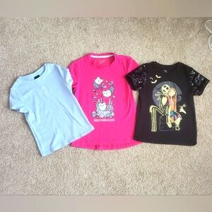 ♥️EUC♥️ BUNDLE OF THREE GRAPHIC TOPS